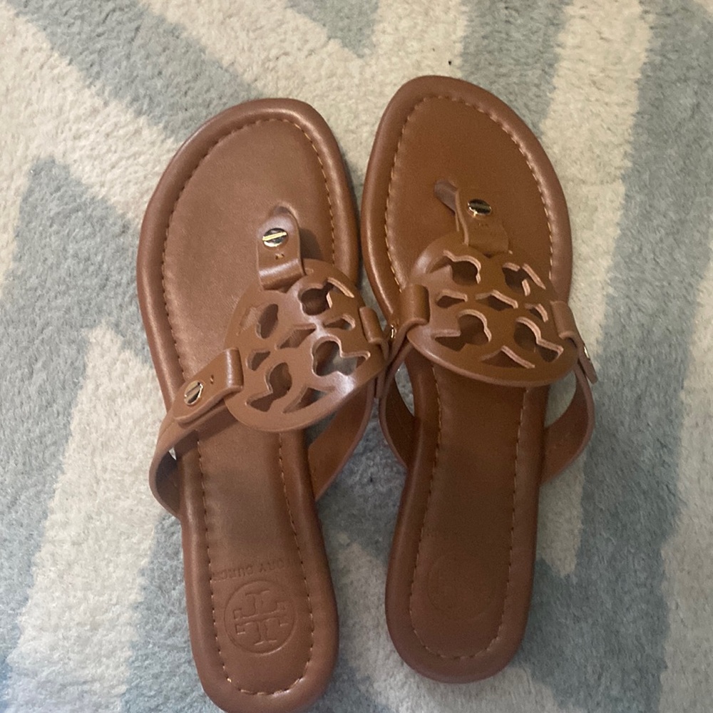Sandals. No Box.